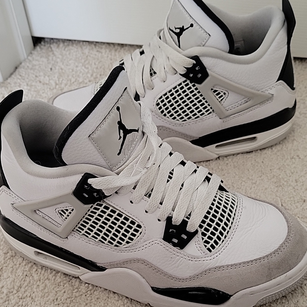 Air Jordan 4 Retro White Black Sneakers 6Y Fits Women 7.5 & 8